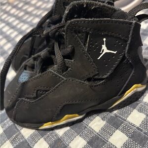 Jordan Kids Black and Yellow Sneakers